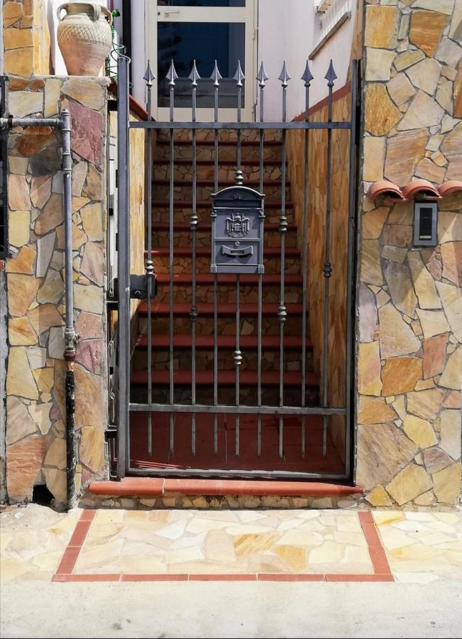 Casa Di Giorgio-Fronte Spiaggia ปิซโซ ภายนอก รูปภาพ