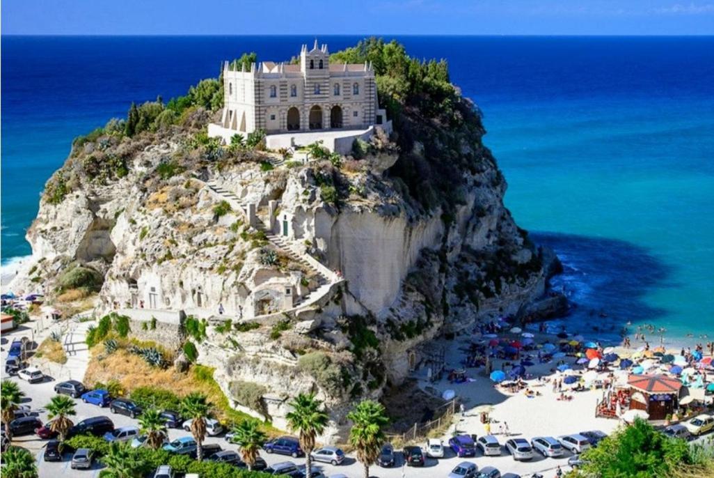 Casa Di Giorgio-Fronte Spiaggia ปิซโซ ภายนอก รูปภาพ