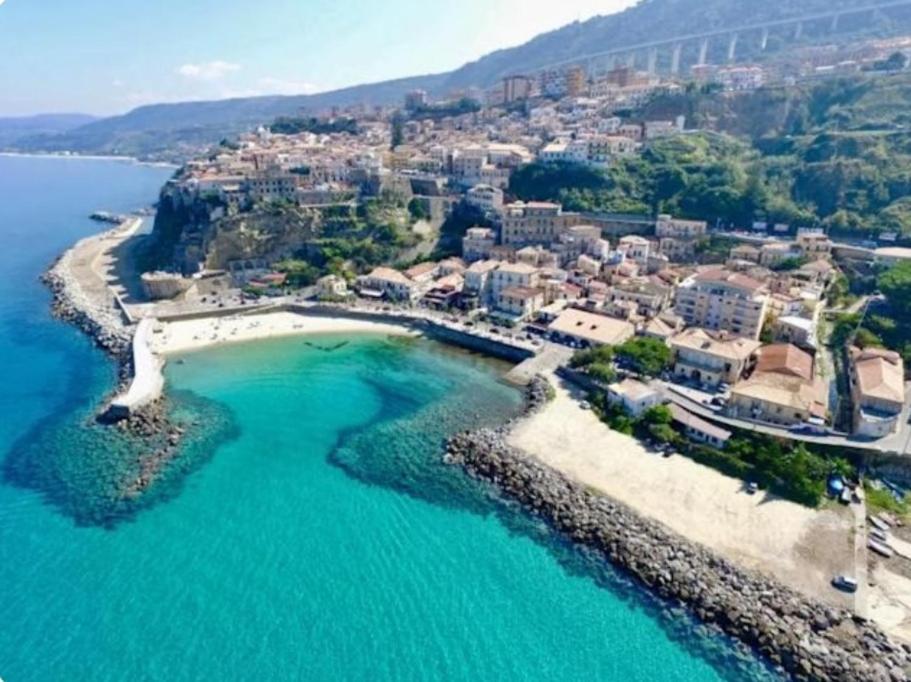 Casa Di Giorgio-Fronte Spiaggia ปิซโซ ภายนอก รูปภาพ