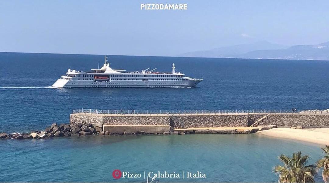 Casa Di Giorgio-Fronte Spiaggia ปิซโซ ภายนอก รูปภาพ