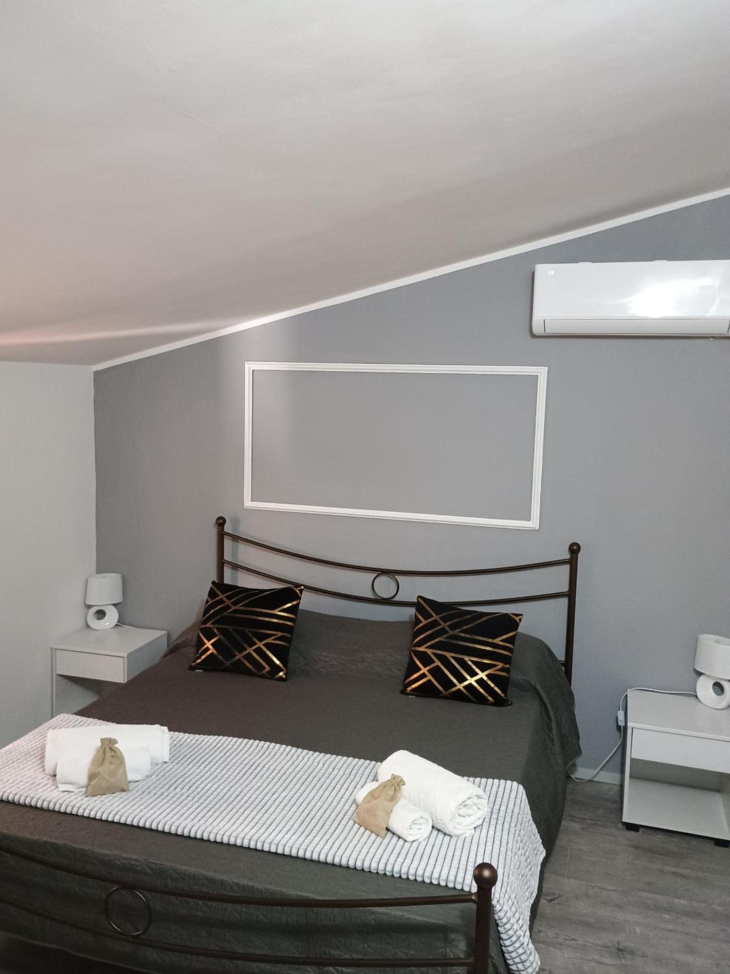 Casa Di Giorgio-Fronte Spiaggia ปิซโซ ภายนอก รูปภาพ